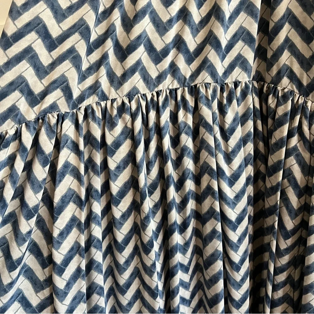 Giorgio Armani Satin Chevron Sleeveless Maxi Dress, size 42 IT/ 6 US - Picture 7 of 7